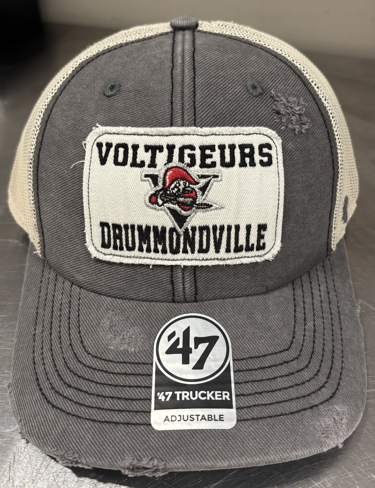 CASQUETTE GRISE PATCH VOLTIS