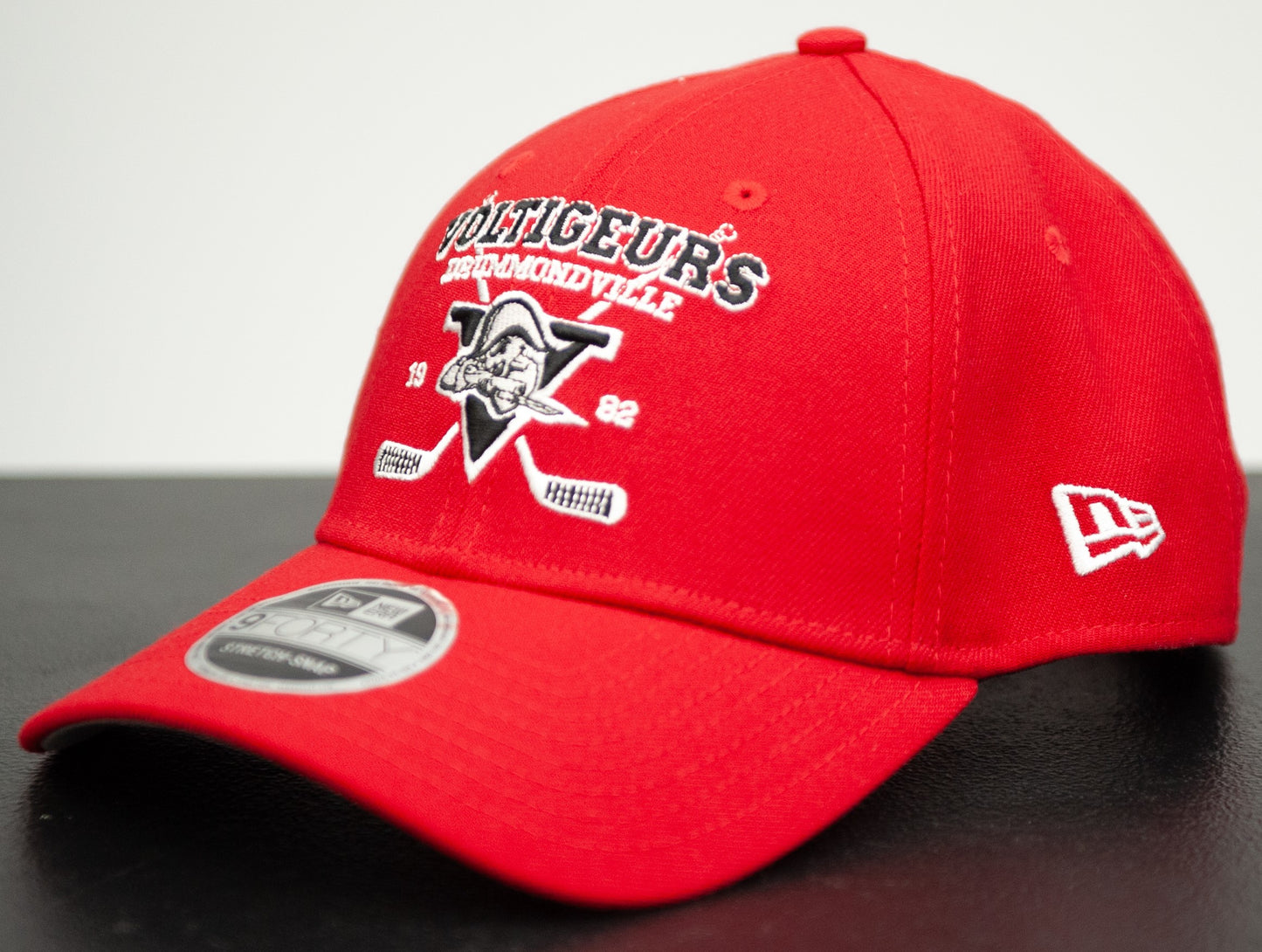 Casquette Rouge Hockey-Croisé