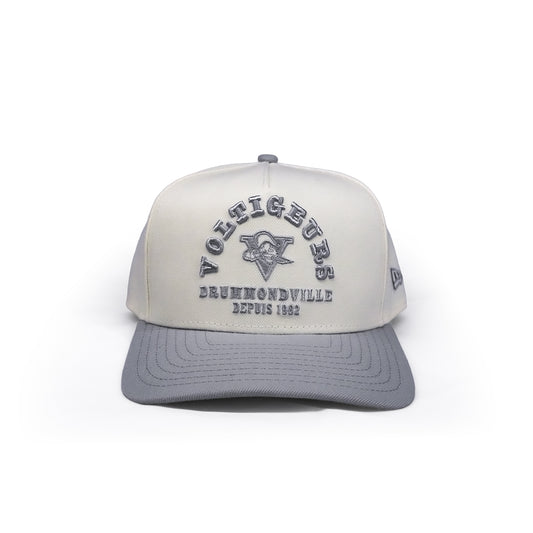 CASQUETTE BEIGE ET GRISE